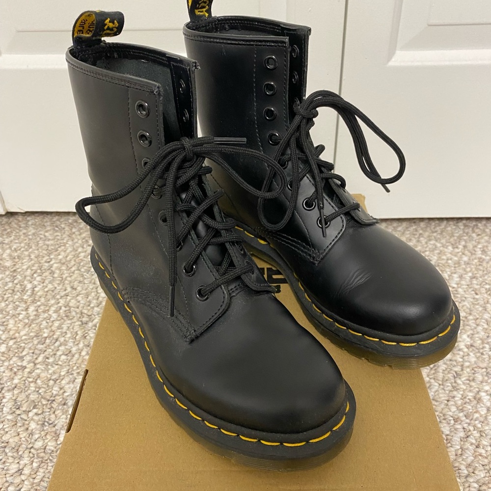 Dr. Martens 1460 Smooth Leather Boot - Black - US 6W